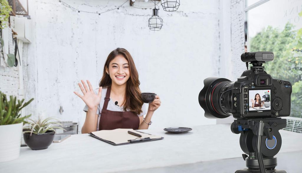 BOYA PRO K2 Wireless Microphone for Transmitters 1 BY-WM4 BY-WM4 TRS/TRRS Cameras/Smartphones (2 + Receiver)