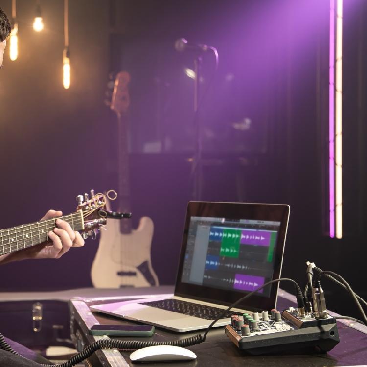 AntiTangle BNC to Rcas Q9 Video Link Cable 1.5Meters Video Cable Optimized For Stable Pictures Signal Transmission