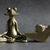 Vintage Mosiężna Statuetka Żaby Medytacyjnej Zen Buddyjskiej Drobiazg Miedziana Rzeźba Zwierzęcia Kadzielnica Dekoracja Domowa na Biurko Zwierzątko Herbaciane