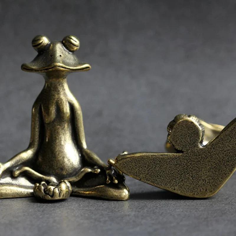 Vintage Mosiężna Statuetka Żaby Medytacyjnej Zen Buddyjskiej Drobiazg Miedziana Rzeźba Zwierzęcia Kadzielnica Dekoracja Domowa na Biurko Zwierzątko Herbaciane