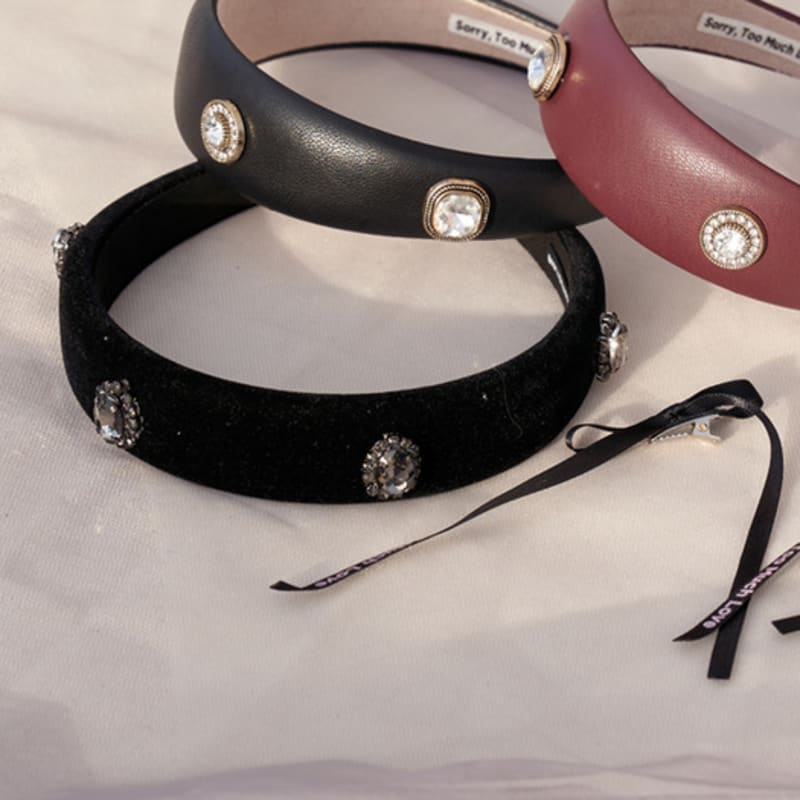SORRY TOO MUCH LOVE Black Crystal Velvet Hairband _Black
