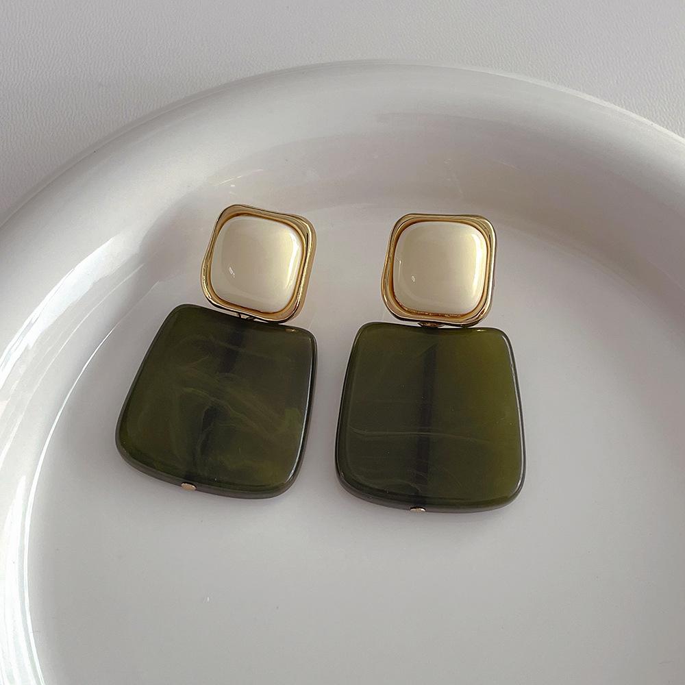Niche Design Irregular Square Resin Earrings with S925 Silver Needle - Geometric Retro Color Block Dangle for Versatile Styling.