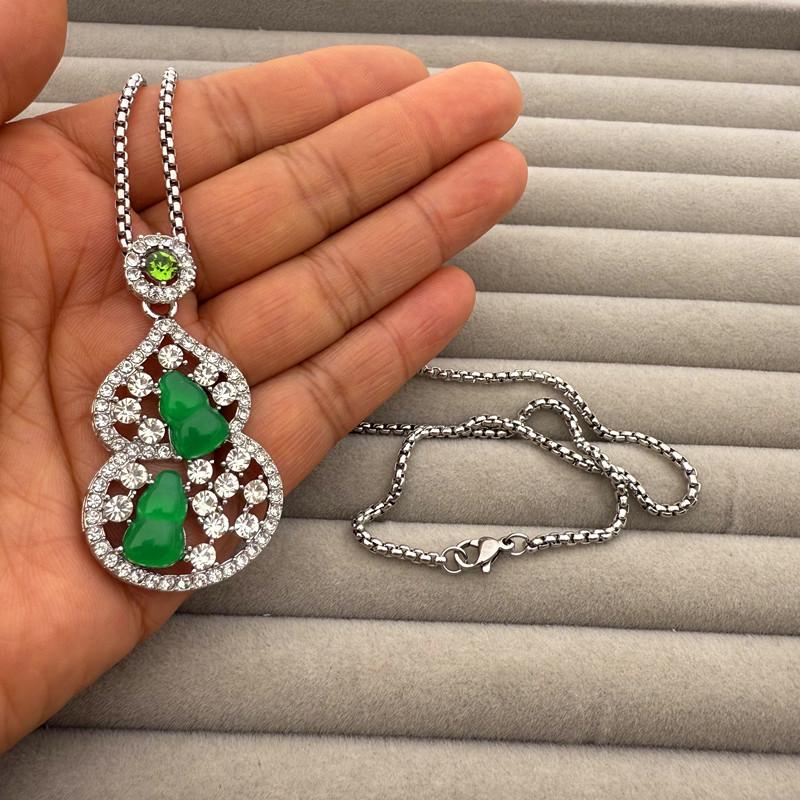 Elegant Women's High-Quality Imitation Chalcedony Pendant Necklace - Jade Green Ping'an Pai, High Ice Jade Inlaid Design