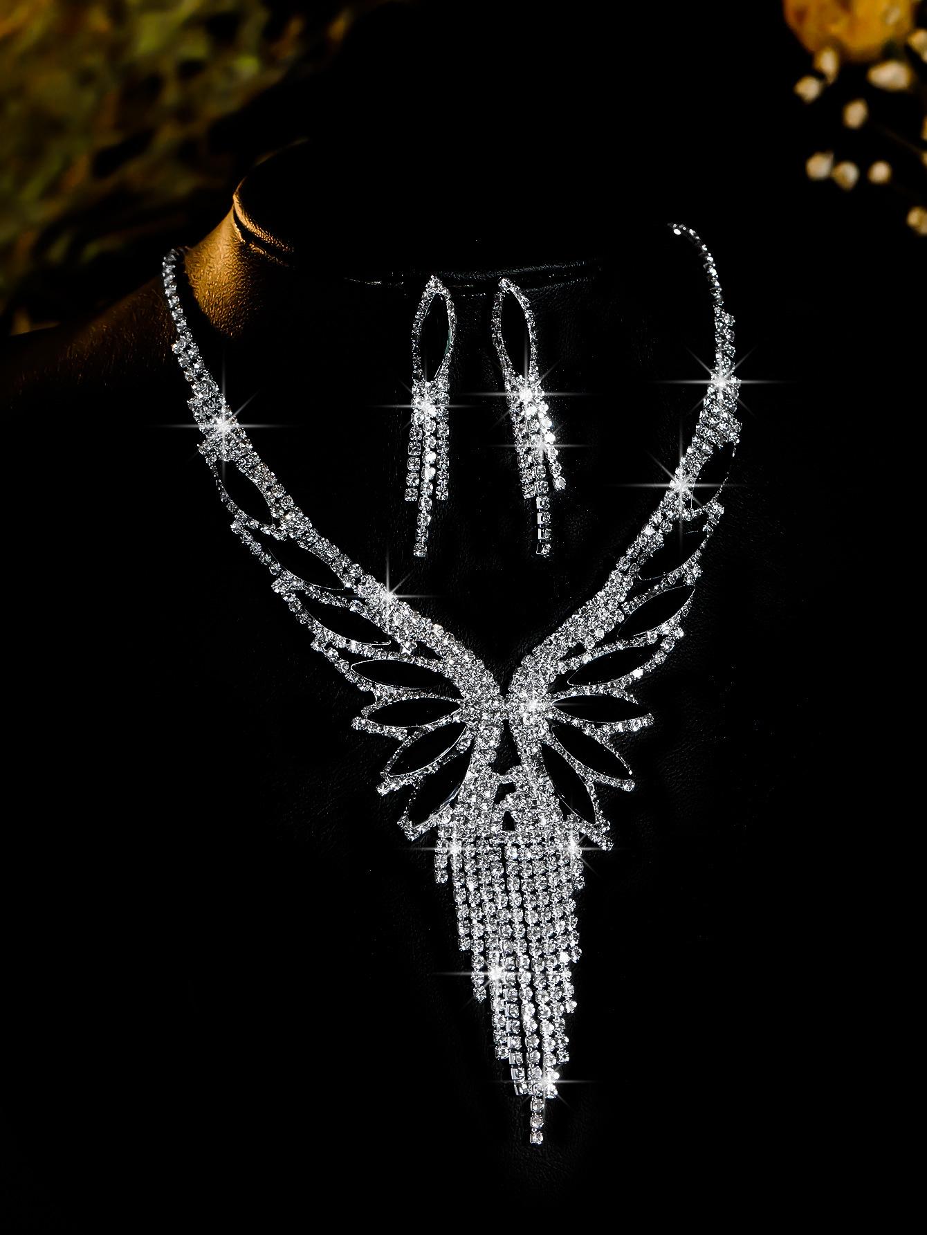 

Свадебные аксессуары Ожерелье Серьги Комплект украшений Банкетный комплект платьев Цепь Универсальные аксессуары для темперамента