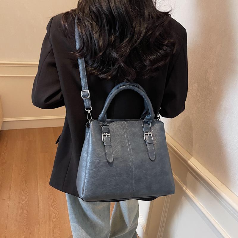 European and American Retro Shoulder Messenger Bag