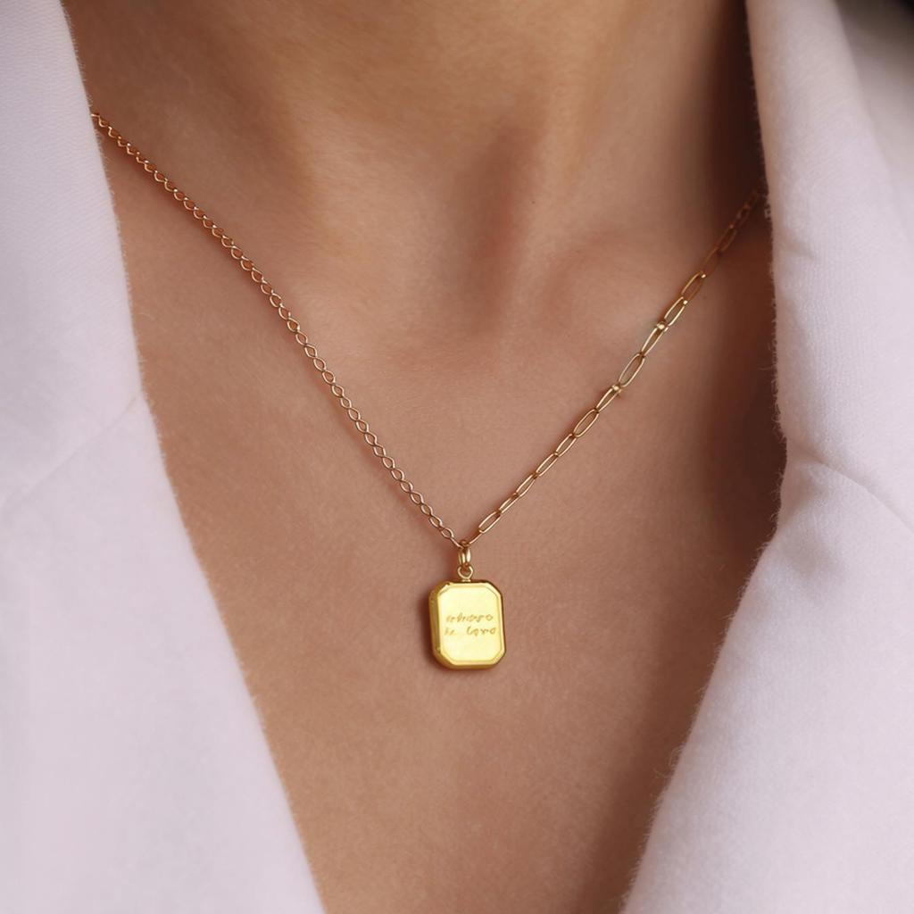 Γαλλικό Στυλ 18 καρατίων Επιχρυσωμένο Ανοξείδωτο Ατσάλι 3D Τετράγωνο Γράμμα Κρεμαστό Κολιέ Choker - Απλά Κοσμήματα