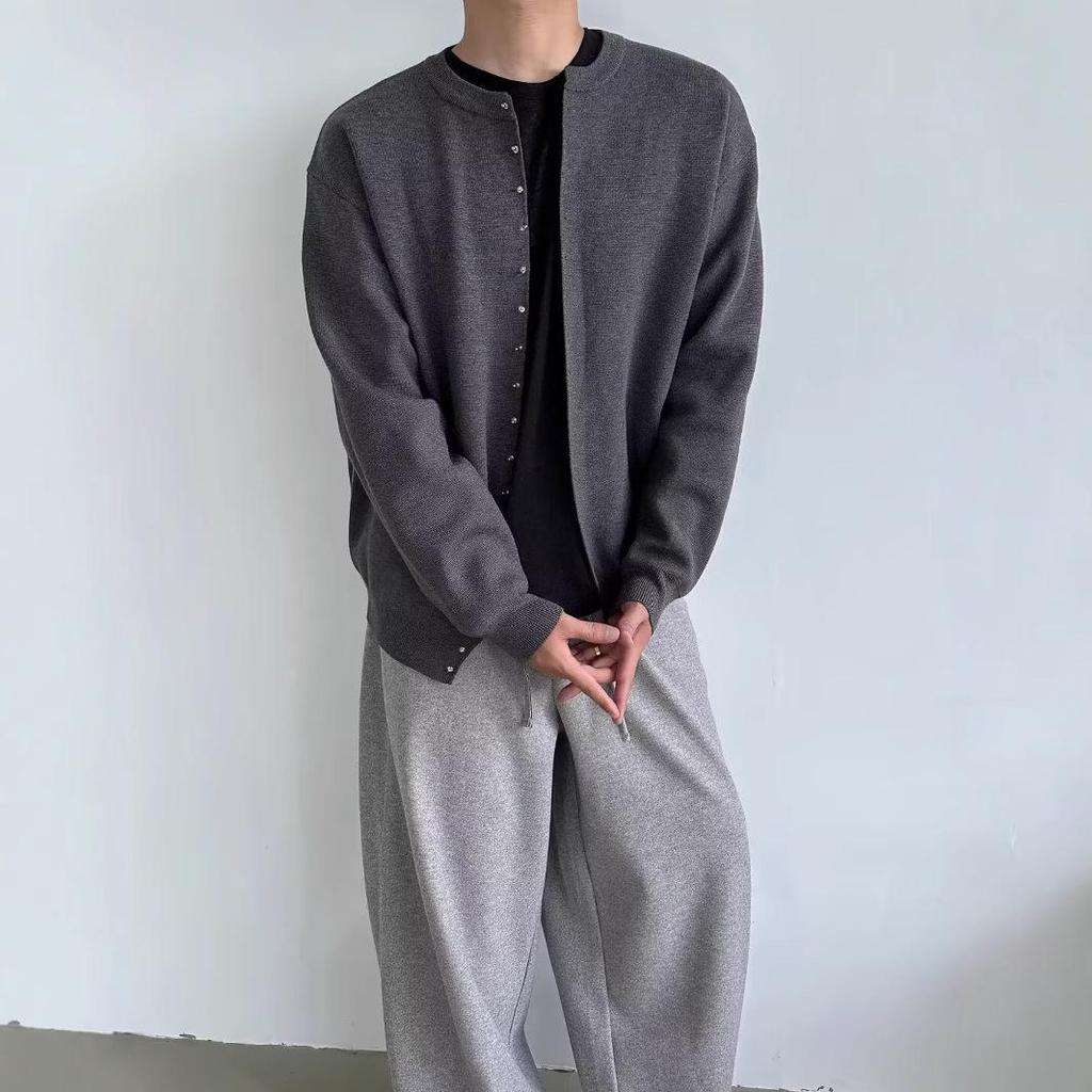 Męski Kardigan Dzianinowy z Metalowymi Ćwiekami na Jesień/Zimę 2024 - Wszechstronny Płaszcz o Luźnym Kroju