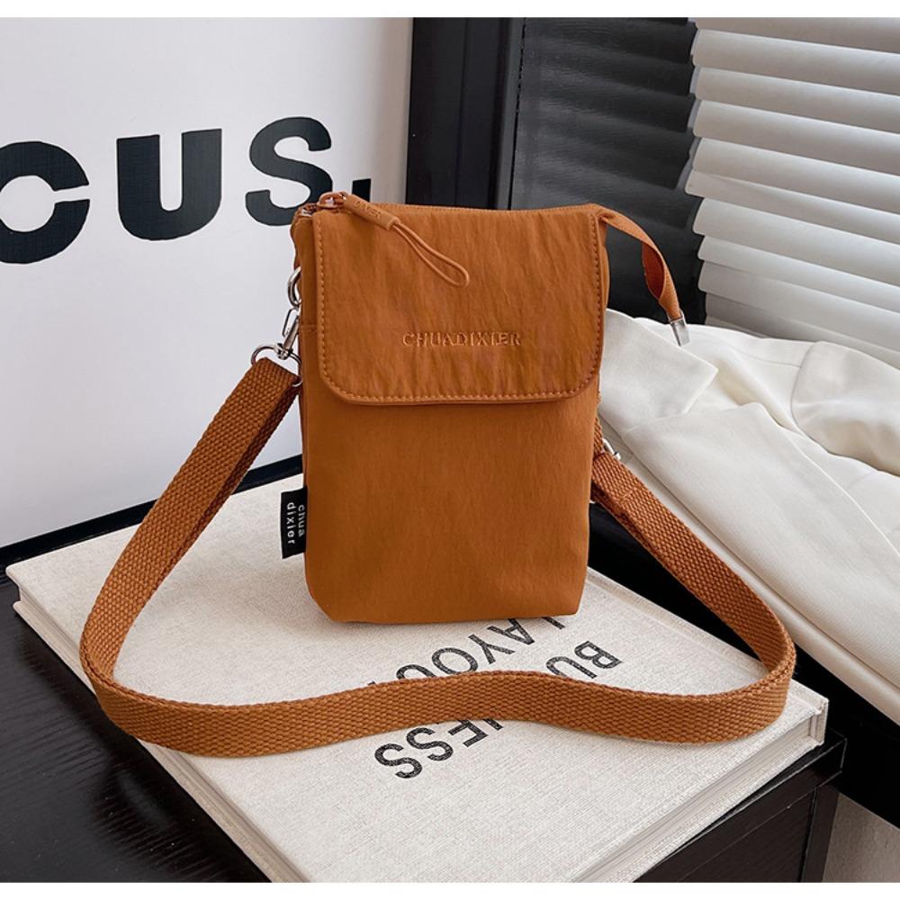 Trendy Nylon Phone Bag Solid Color Mini Size Crossbody Bag Adjustable Strap Ultra Lightweight Shoulder Bag Unisex