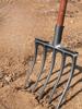 Forca da Lavoro del Terreno Attrezzo Agricolo a Quattro Denti Pala a Cinque Zappe per Giardino di Patate e Patate Dolci Attrezzo Manuale Acciaio Robusto Du