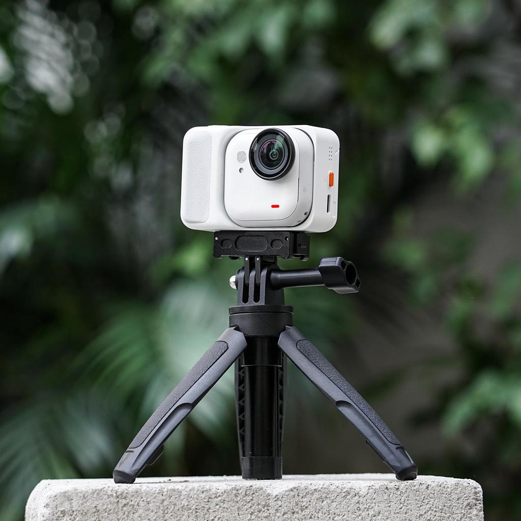 Insta360 GO Ultra Magnetic Quick-Release Metal Base & Dual-Interface Adapter.