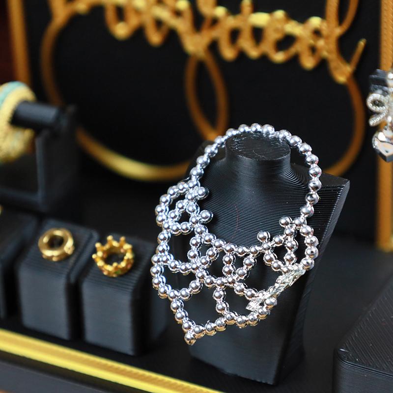 1/12 Doll House Miniature Western Style Jewelry Display Box Simulation Necklace Model Toy Mini Decoration Dollhouse Accessories