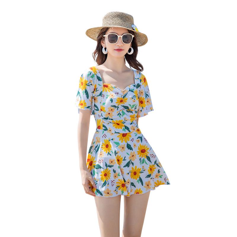 2024 Floral Japanese Dress-Style Swimsuit - Slimming Design for Fuller Figures