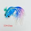 10 Stück Neues Acryl Süßer Goldfisch Mit Einem Loch Flache Rückseite Cabochon Scrapbooking Haarspange Mitte Verzierungen DIY Zubehör F70