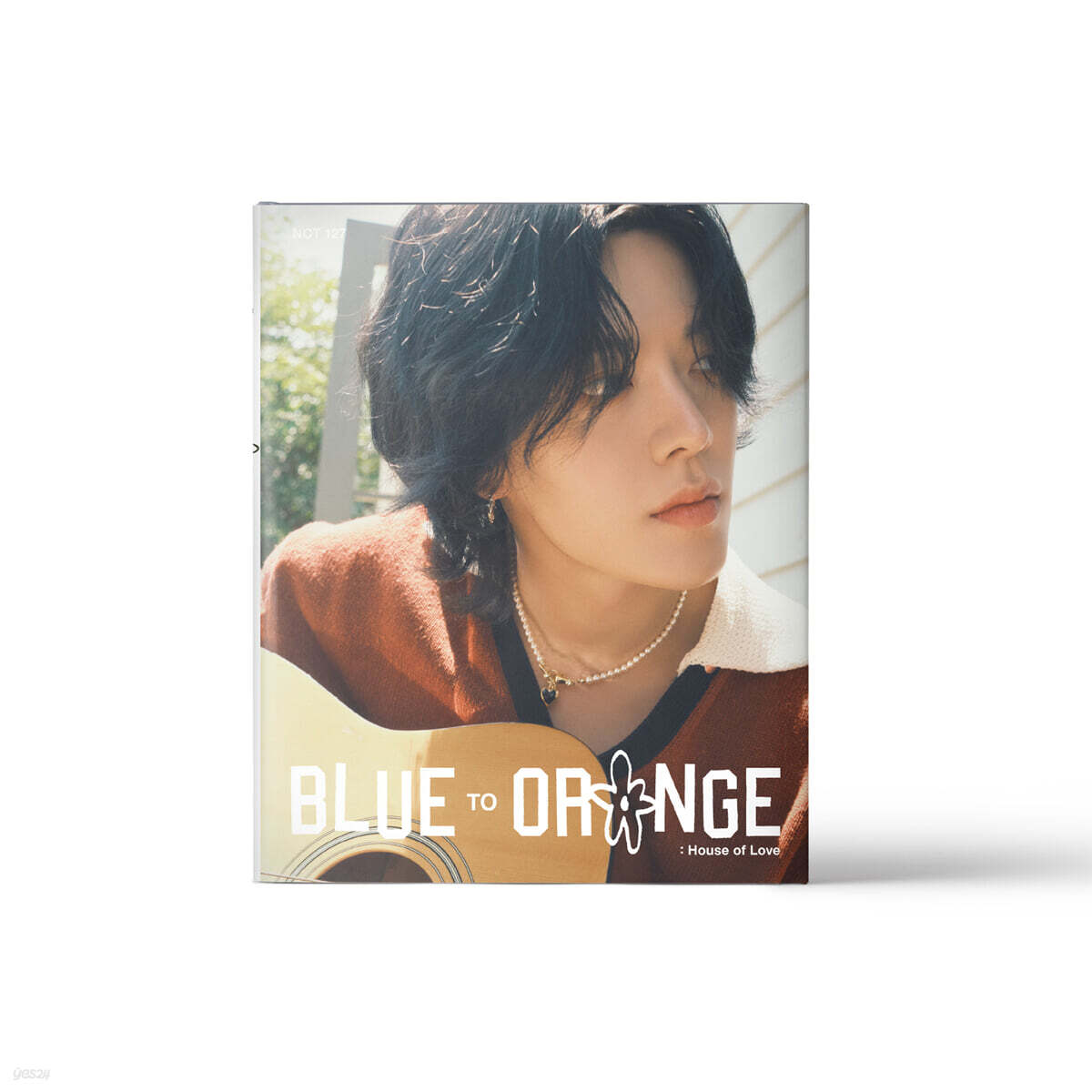 

NCT 127 (NCT 127) - NCT 127 PHOTOBOOK [BLUE TO ORANGE : House of Love][YUTA]
