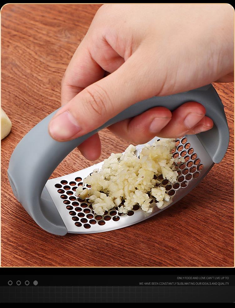 Stainless Garlic Press with, Multifunctional Manual Garlic Mincer and Crusher for Kitchen Use