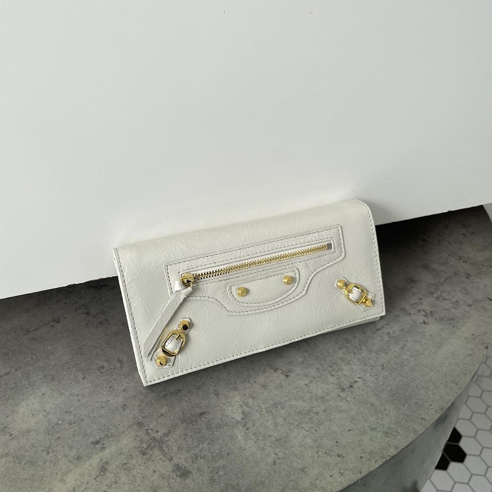 

2025 Ретро Сумка кроссбоди из натуральной кожи Мини Мотоциклетные женские сумки через плечо с заклепками Первый слой коровьей кожи Кошелек Сумка Клатч белый