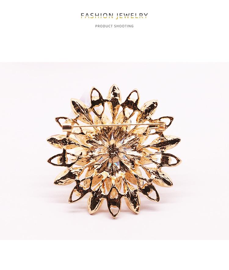Weiman High Quality Beautiful AB Crystal Daisy Flower Brooches for Wedding or Dress Trimmings Pins