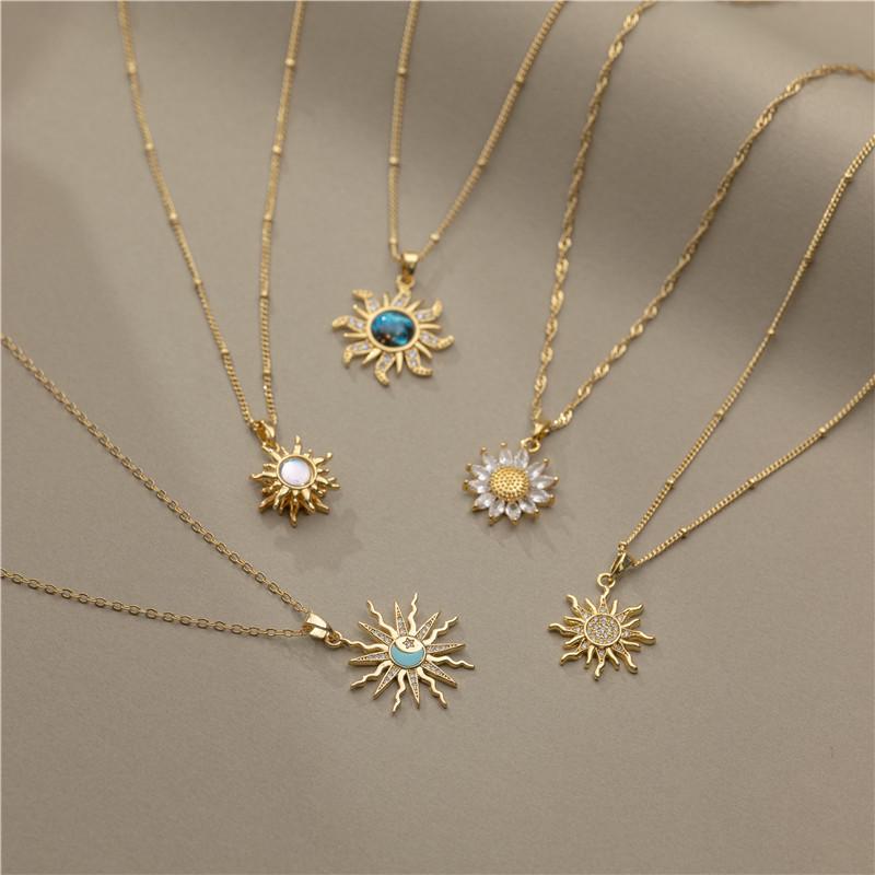 Sunflower Collarbone Necklace: 18k Gold and Zircon Pendant with Diamonds