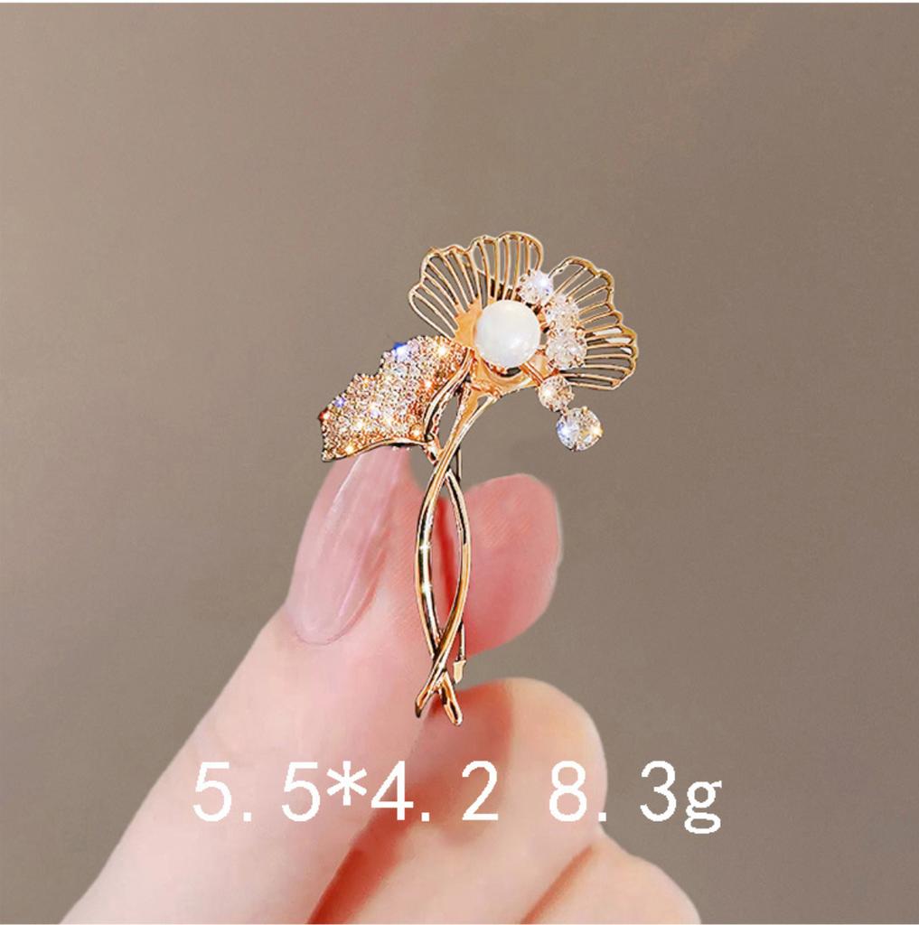 Modische Perlen-Schmetterling Strass Broschen für Damen Elegante Metall Befestigungs Kleider Pins Täglicher High-End Schmuck
