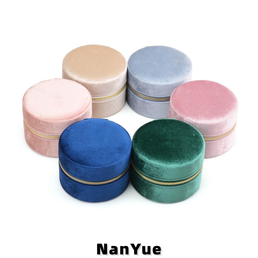 New Round Zipper Luxury Velvet Jewelry Box with Drawstring Pouch Portable Ring Earrings Necklace Jewelry Storage Box Custom Logo