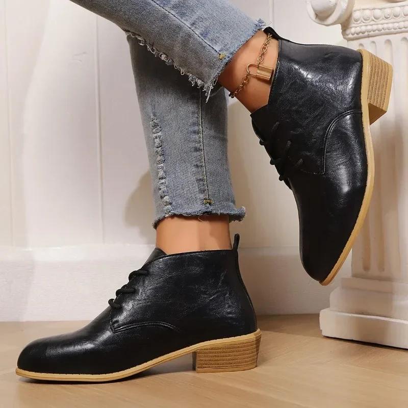 Damesko på salg 2024 Nye snørestøvletter for kvinner Høst Spiss tå Ensfarvede Korte skaft Chunky hæler Stor størrelse Nude støvletter