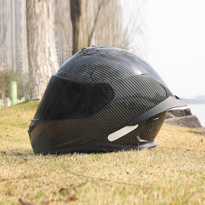 966Motorcycle helmets, men's and women's full face helmets, four season personalized large tail wing motorcycle running helmets