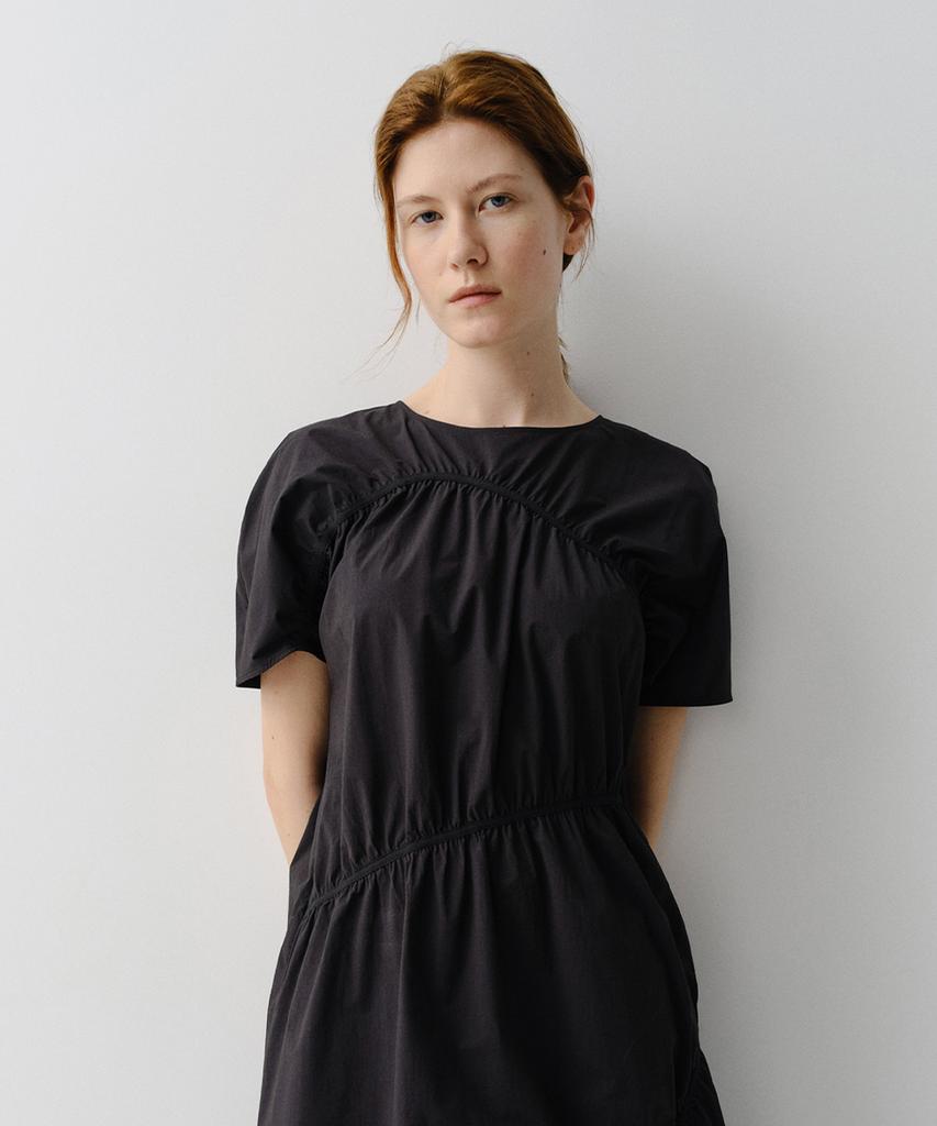 Ia Slope Shirring Dress (Black)
