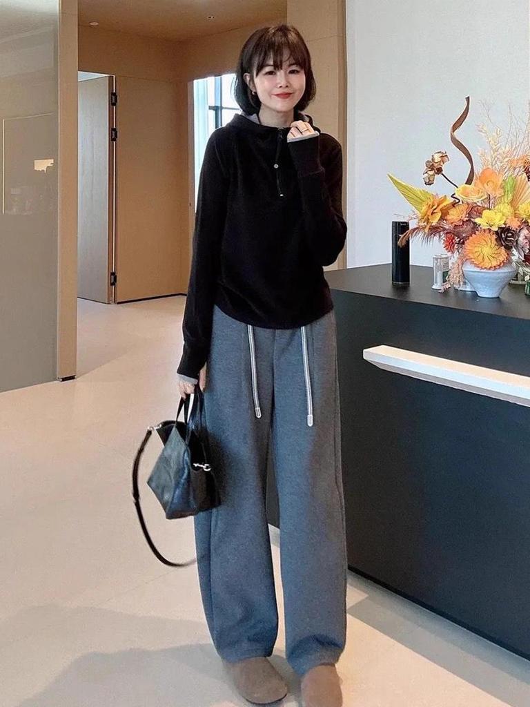 Design-Forward Color-Block Plush Hooded T-Shirt for Women, Long-Sleeve, Double-Sided, Half-Zip Base Layer, Spring/Autumn Style.