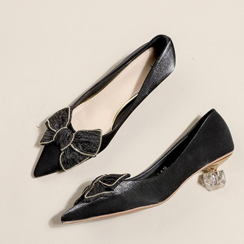 Fashion Small Square Heel Shoes Women's Fashion Pointy Shallow Mouth End Face Butterfly Knot Set Foot Non-slip Low-top Shoes