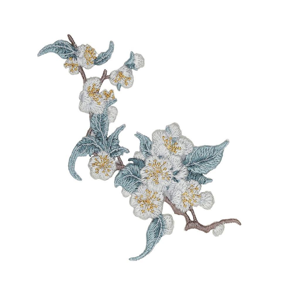 Delicate Flowers Patches DIY Clothes Decoration Sew on Applique Patch 3D Flowers Embroidery Pear Blossom Patches синий
