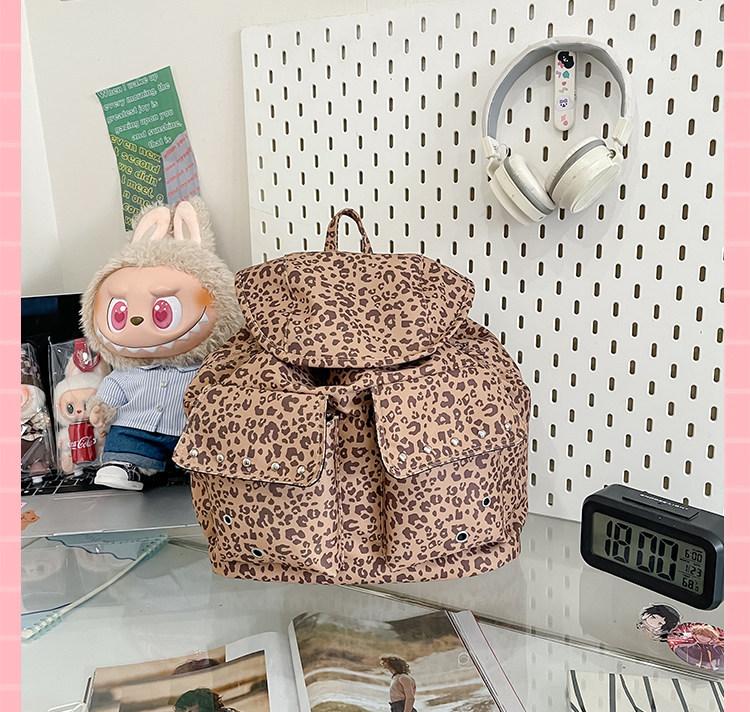 Spicy Girl Leopard Print Compact Backpack Lazy Style Canvas Bag Cover Drawstring Backpack Fashionable Rivet Travel Backpack for Women