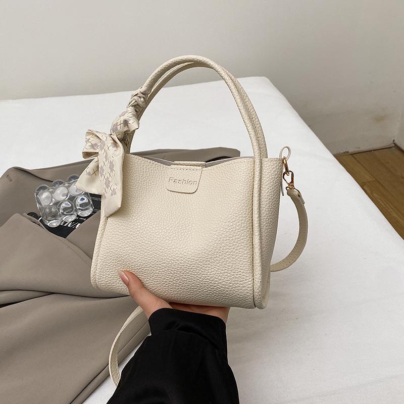 This New Fashionable and Popular Vegetable Basket Handbag Bag Women's Bucket Bag Commuter Shoulder Messenger Bag Spring