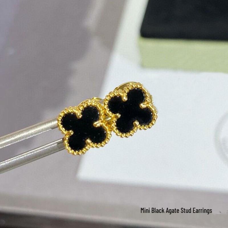 High-Version 18K Rose Gold Earrings: Four-Leaf Clover with White Mother-of-Pearl & Red Agate - Fashionable, Luxurious, INS Style.