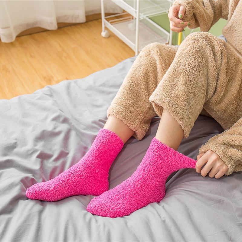 Winter Candy Farbe Korallen samt Frauen Warme Socken Plüsch Weibliche Verdickt Boden Schlafen Socke