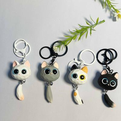 Liebevolle Kätzchen-Schlüsselanhänger Japanischer Stil Katze Harzfigur mit kleiner Glocke Schlüsselanhänger für Mädchen