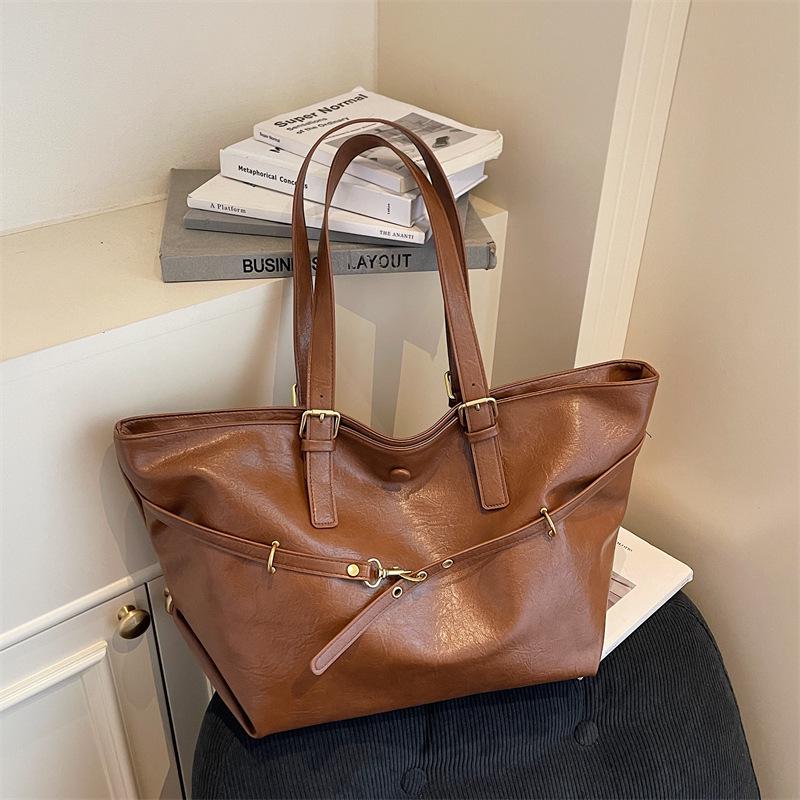 

Versatile Y2K Retro Tote Bag: High-End, Large-Capacity Shoulder Handbag for Autumn/Winter Commutes 48*17*27 cm коричневий