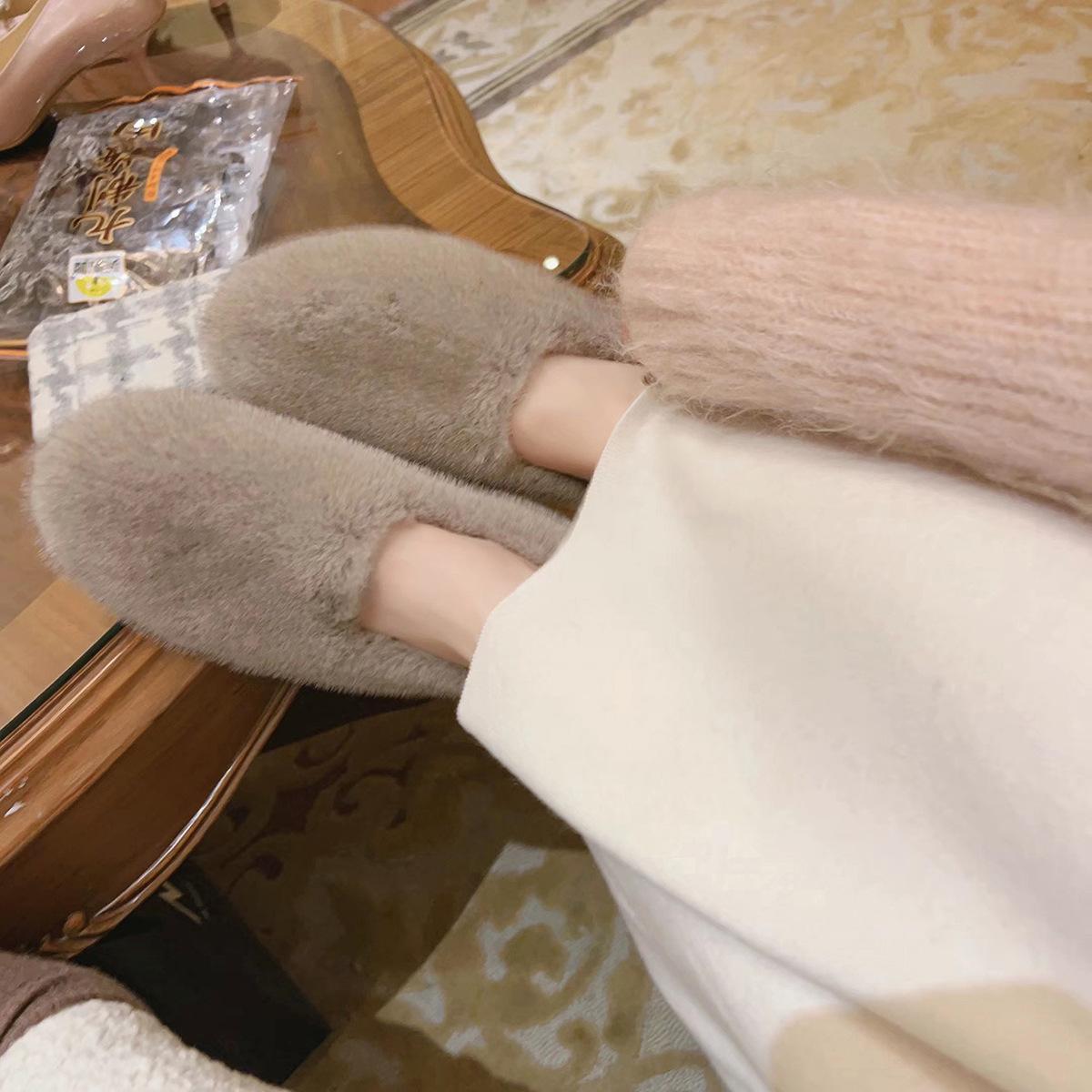 

Новые женские меховые тапочки дизайнерские плюшевые тапочки для пожилых людей на осень и зиму, комфортная уличная одежда в Баотоу, повседневные женские домашние тапочки из меха 40