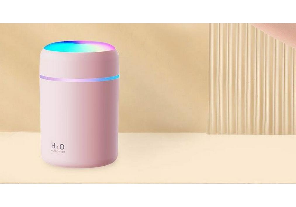 USB-Powered Silent Mini Humidifier for Home and Bedroom, Large Mist Volume, Air-Conditioned Room Aromatherapy Device.