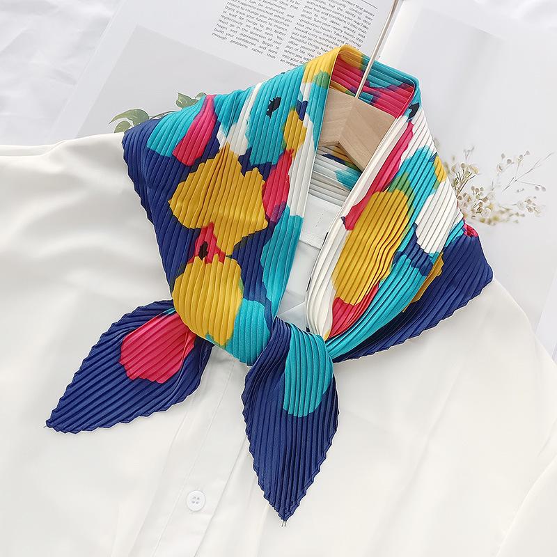 Retro Color Block Crinkled Square Scarf - 70cm Pleated Neckerchief in Imitation Silk for Women