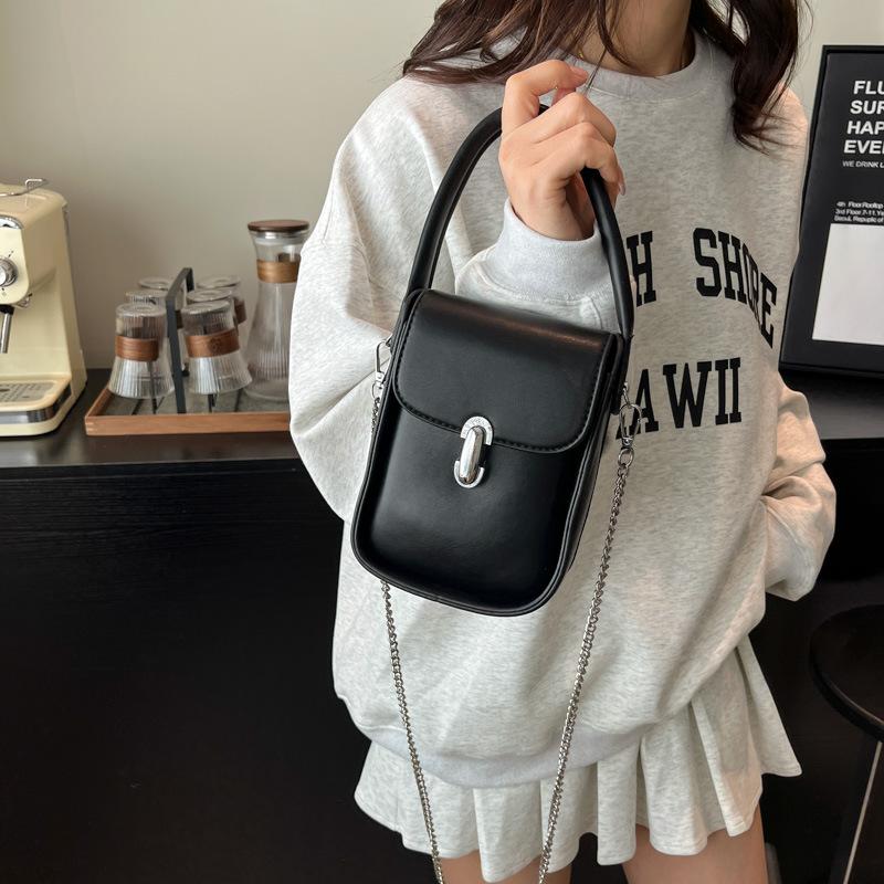 This year, the popular mini small bag women's 2025 spring and summer new handbag is fashionable and foreign, one shoulder messenger mobile phone bag.
