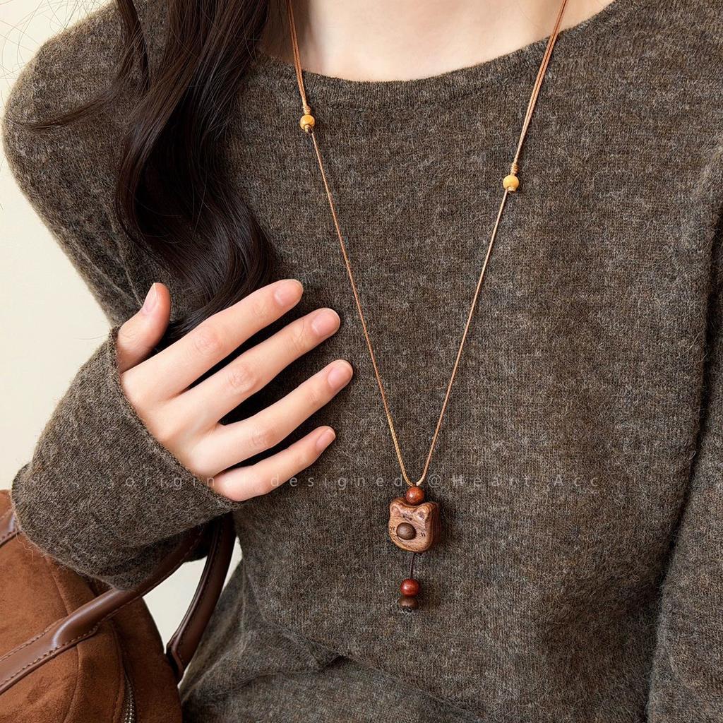 Cute thing is coming~ Wooden bear star necklace women's autumn and winter cute long sweater chain niche design accessories