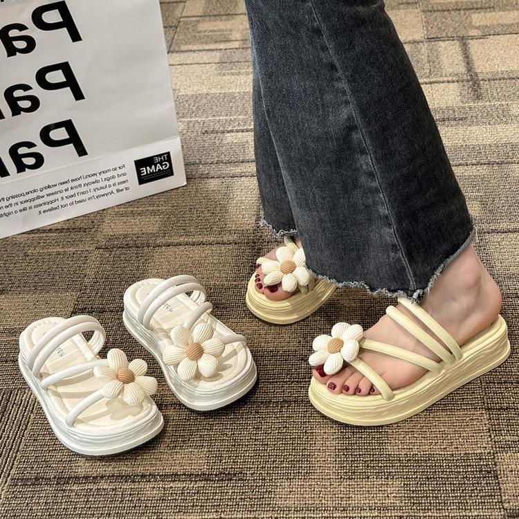 Super heiße Damenschuhe, Sandalen Damen Sommer neu süße Blume dünner Riemen dicke Sohle Cover, mittlerer Absatz und coole Pantoletten