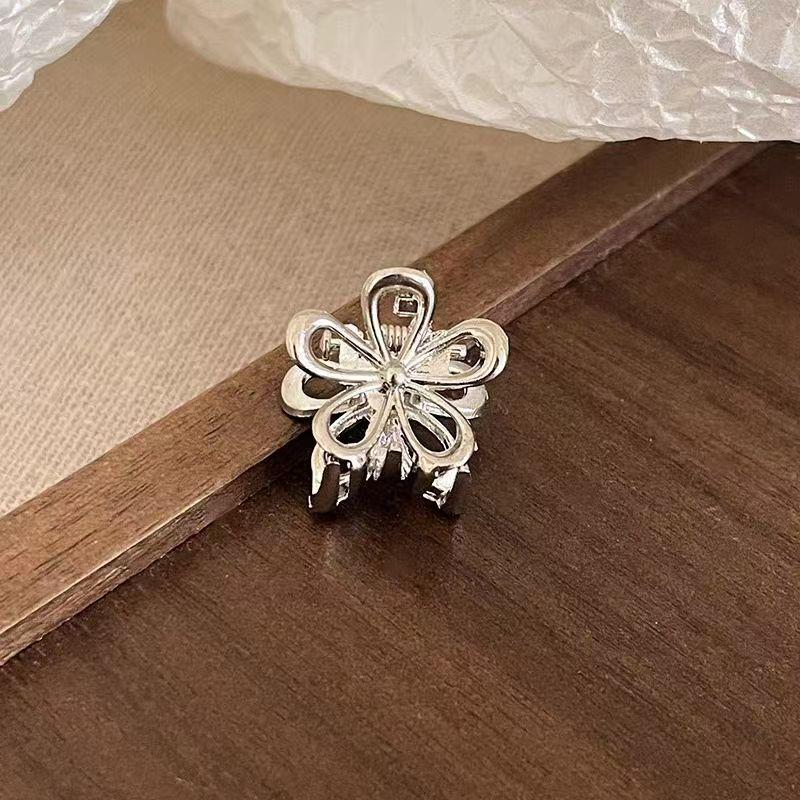 

Mini Metal Flower Hair Claw Clip for Women - Cute Side Hair Accessory for Bangs and Flyaways