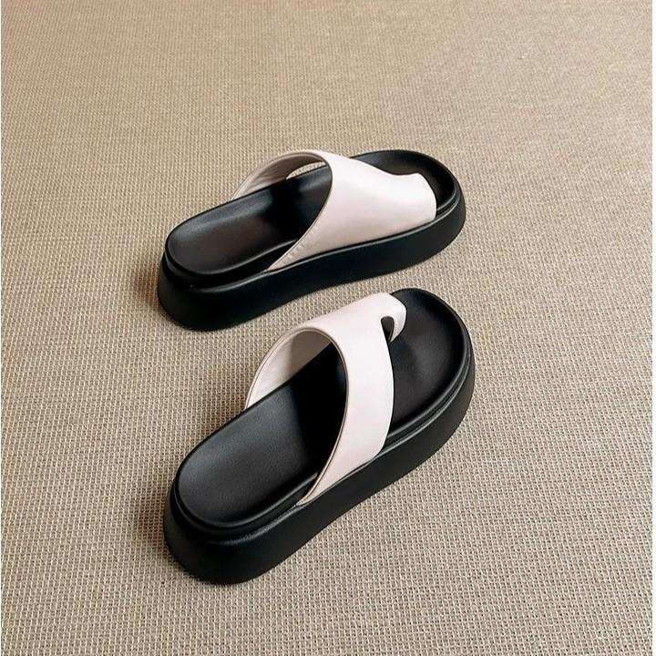 Thick-soled heightening set of toe cool slippers for women in the summer of 2025, wearing flip-flops with skirts, beach one-word slippers for women