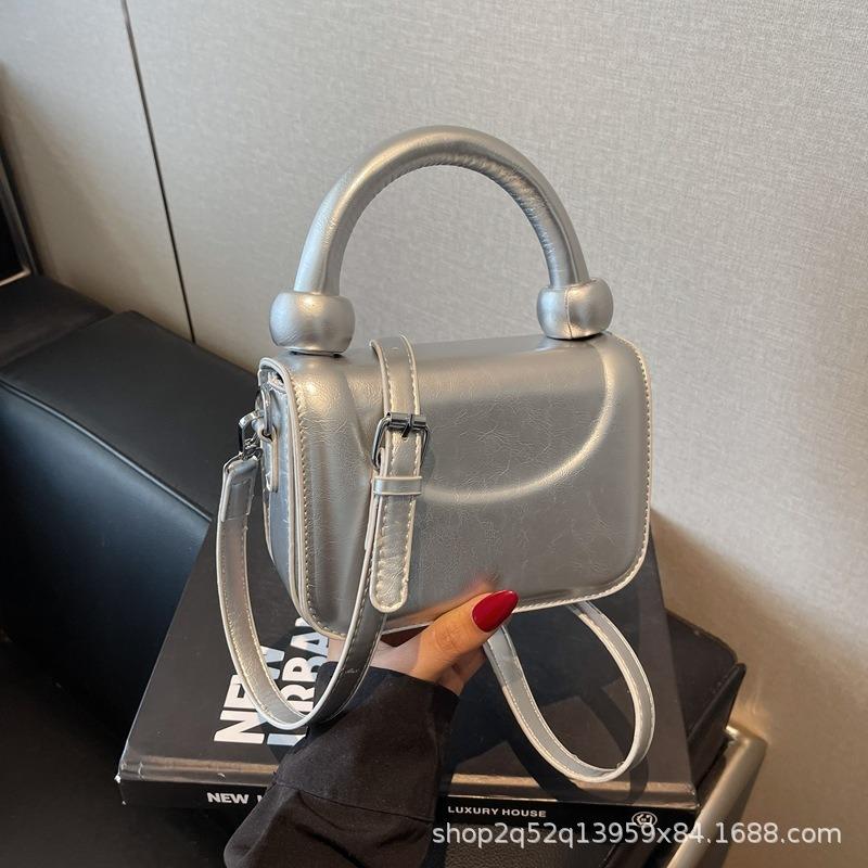 Small bag women's spring new casual trend niche design messenger bag fashionable portable shoulder