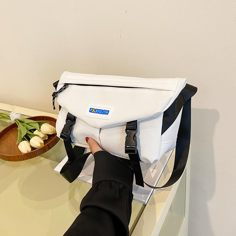 

Сумка кроссбоди Большая вместимость модная сумка на плечо в стиле локомотива Мужская и женская трендовая брендовая нейлоновая сумка-мессенджер с алфавитом в стиле кэжуал one size fits all белый