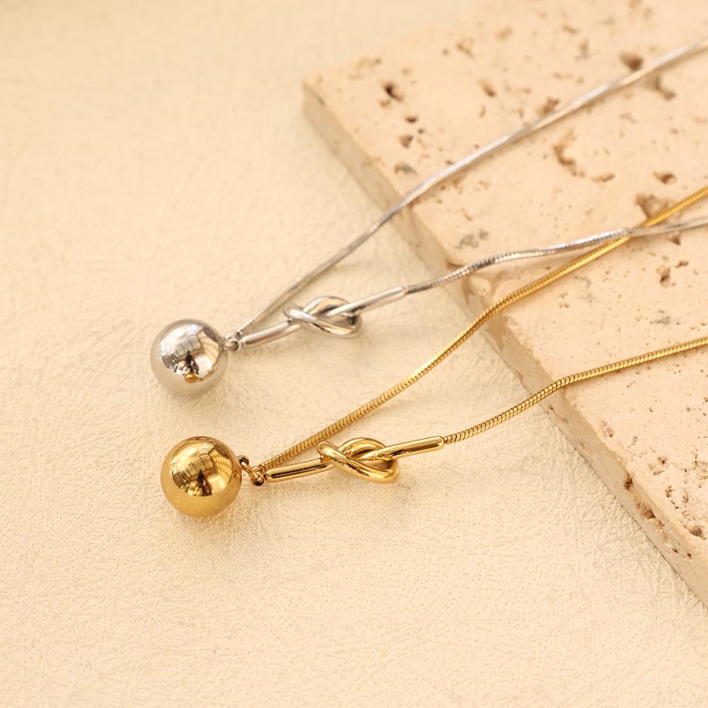 Designer Trendy Girl Jewelry Unique Knotted Pendants Stainless Steel Snake Chain for Women Fashion Round Charm Necklace