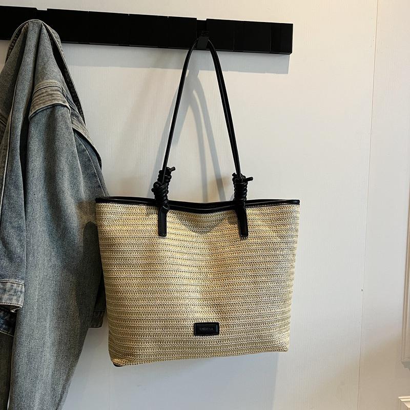 Spring new fashion woven handbag large capacity commuter casual tote bag simple fashion bucket