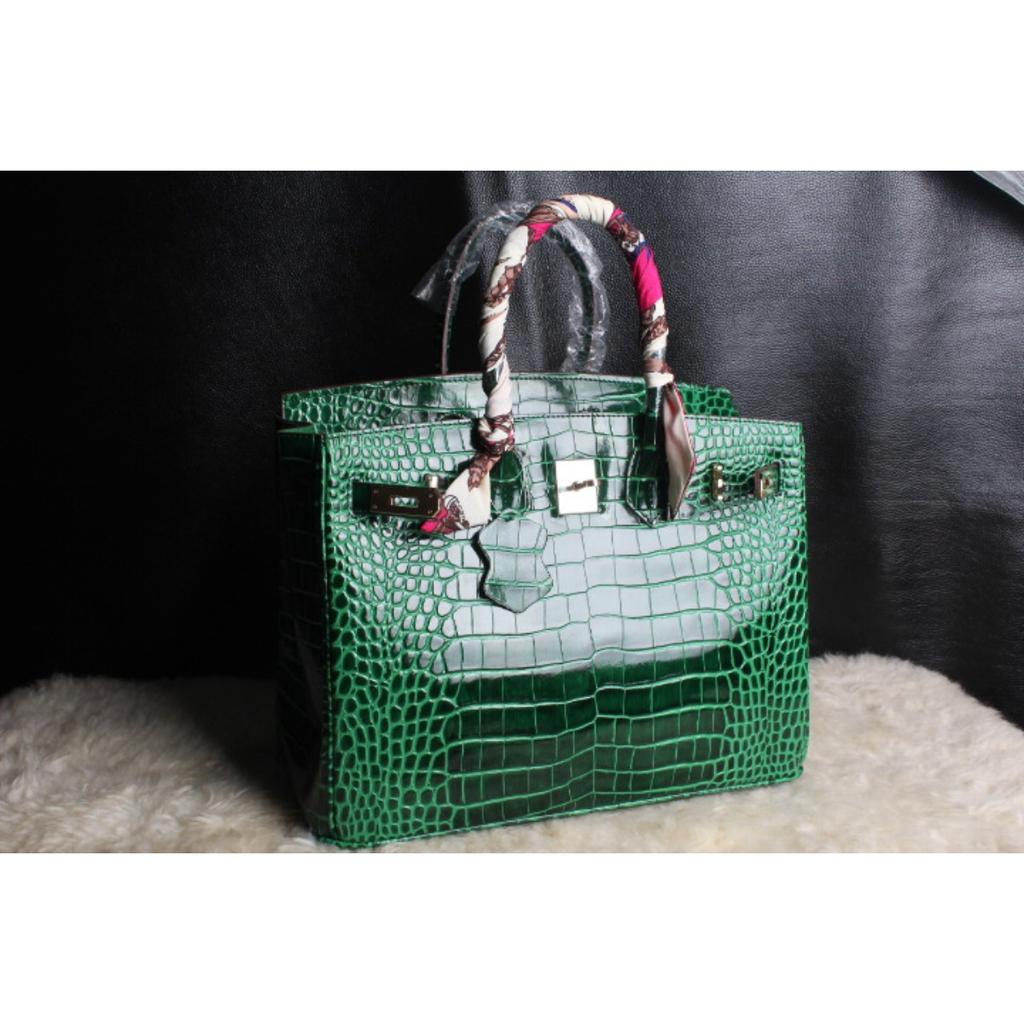 FD64102940 Herbst und Winter neue Platin Macaron Serie Krokodilmuster tragbare Schulter Rindsleder Tasche 25CM