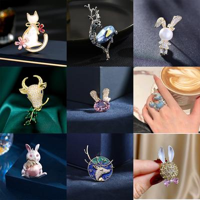 Exquisite Women's Luxury Cute And Creative Rabbit Brooch Fashion Decoration Deer Brooch Gift Gift